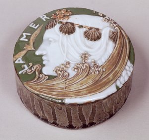 Pisapapeles de Sèvres, decoración incisa y en relieve aplicada, 1900